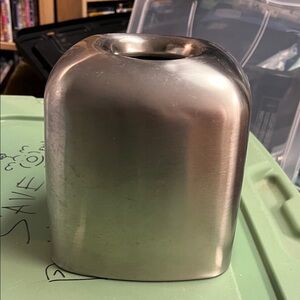 Modern Silver tissue holder